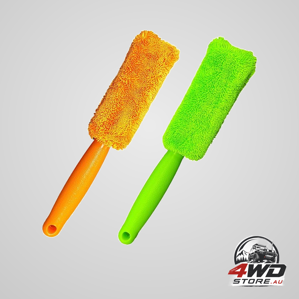 2 soft microfibre metal-free scratch-free car rim and wheel brushes, orange and green