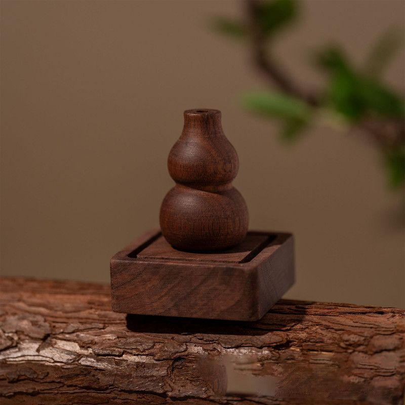 Walnut wood car aromatherapy diffuser — view 2