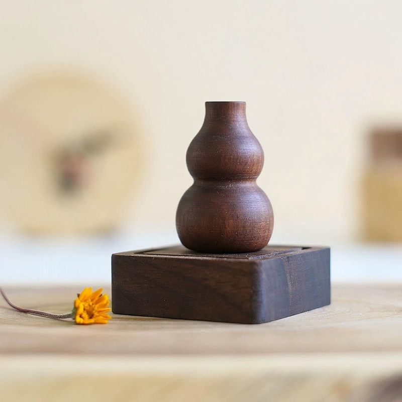 Walnut wood car aromatherapy diffuser — view 4